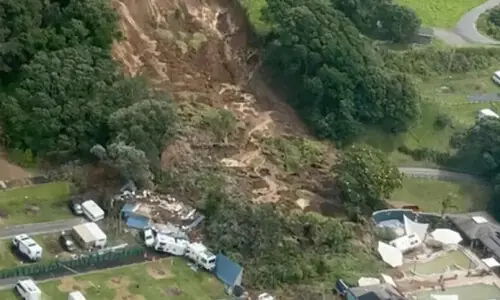 Recovery of New Zealand landslide victims halted on safety concerns