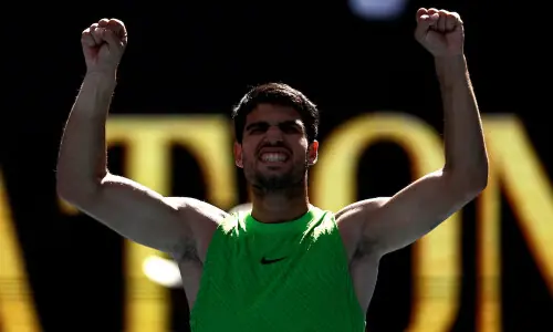 Alcaraz cruises into Australian Open quarters with Paul win