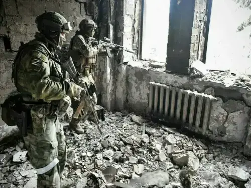 Russian strike on Ukraine&rsquo;s Kyiv leaves 1,700 buildings still without heat, mayor says