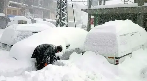 خیبر پختونخوا میں شدید برفباری اور لینڈ سلائیڈنگ سے 10 افراد جاں بحق