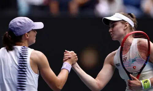 Elena Rybakina downs Swiatek to move into Australian Open semi-finals