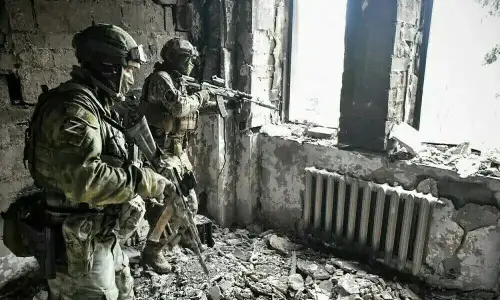 Fresh Russian strikes kill three in Ukraine