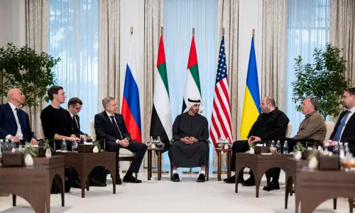 Putin meets UAE president ahead of Ukraine talks