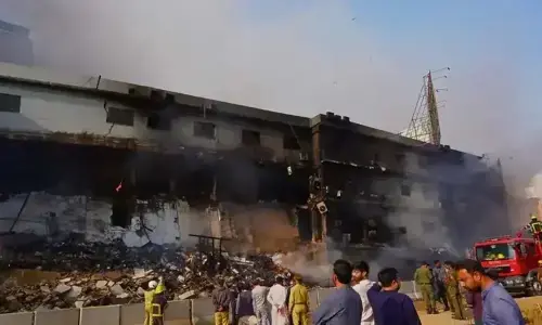 Sindh announces judicial probe into Gul Plaza blaze