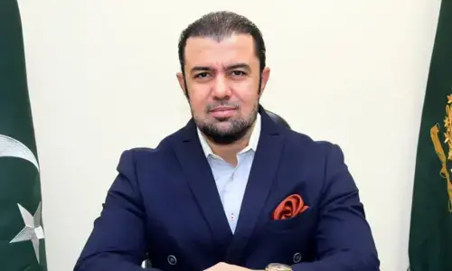 پاکستان نے 3,650 ارب روپے کا قرضہ مقررہ وقت سے پہلے واپس کیا، خرم شہزاد