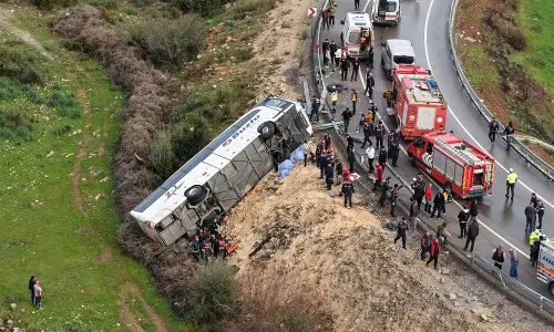 Two Turkey road accidents kill at least 16