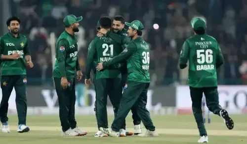 Pakistan completes T20I series sweep over Australia