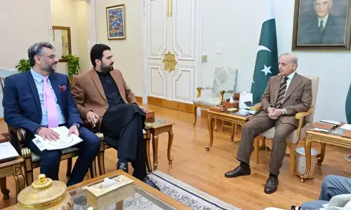 خیبر پختونخوا میں امن کیلئے وفاقی و صوبائی تعاون لازمی ہے، وزیراعظم