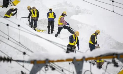 Death toll from heavy Japan snow hits 30 Death toll from heavy Japan snow hits 30