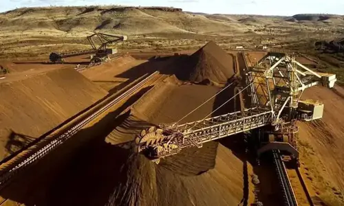 Dalian iron ore flat as hot metal output rises amid weak demand