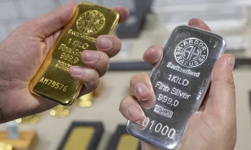 Precious metals, oil slide as global tensions ease; copper down Precious metals, oil slide as global tensions ease; copper down