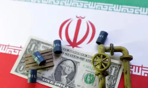 امریکہ، ایران مذاکرات پر اتفاق، سپلائی خدشات کم ہونے سے تیل کی قیمتوں میں 2 فیصد کمی