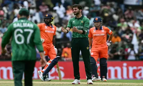 ٹی ٹوئنٹی ورلڈکپ میں پاکستان کا فاتحانہ آغاز، نیدرلینڈز کو سنسنی خیز مقابلے کے بعد 3 وکٹوں سے شکست