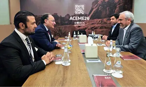 Pakistan, Iran reaffirm commitment to economic cooperation