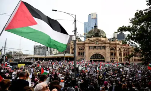 Thousands protest over Israeli President&rsquo;s visit to Australia