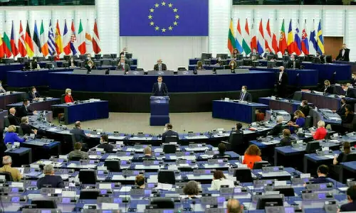 EU lawmakers approve fast-track deportations of rejected asylum seekers