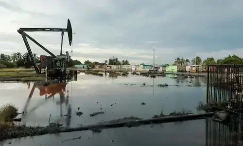 Oil rises 2% on US–Iran tensions, improved demand Oil rises 2% on US–Iran tensions, improved demand