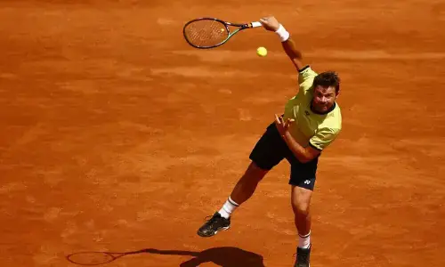 Stan Wawrinka shrugs off 23-year age gap to beat teenager Boogaard in Rotterdam