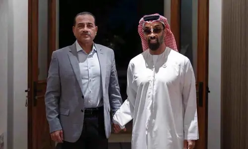 CDF Munir, UAE&rsquo;s security advisor vow to enhance defence, economic collaboration