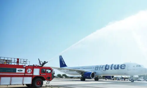 First commercial landing held on upgraded runway at Karachi airport First commercial landing held on upgraded runway at Karachi airport