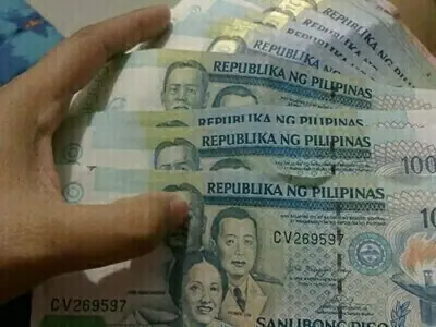 Asian currencies slip against dollar