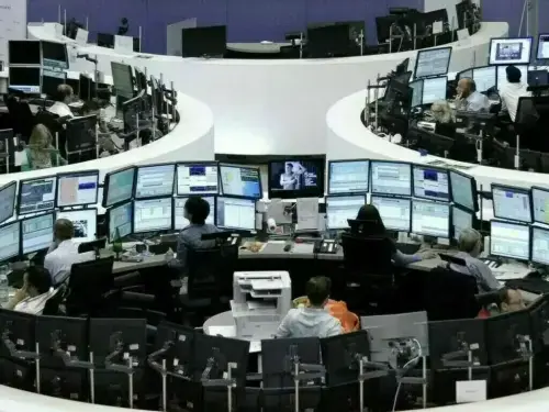 European shares set for weekly gains as earnings outlook improves; geopolitical tensions in focus European shares set for weekly gains as earnings outlook improves; geopolitical tensions in focus