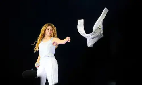Shakira brings free concert to Mexico City in March