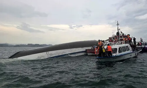 Vietnam boat collision kills six