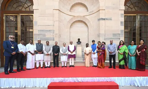 India replaces British architect statue with independence hero