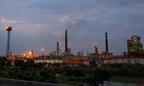 Indian refiners&rsquo; Jan crude processing slips