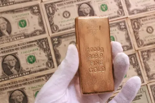 Gold rises as US tariff uncertainty lifts safe-haven demand