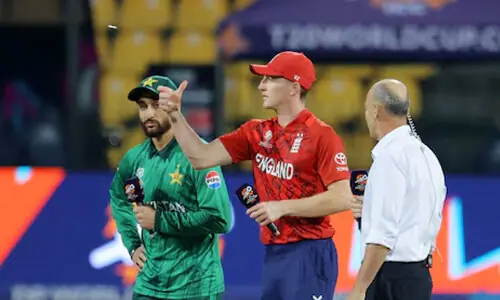 England&rsquo;s Brook uncertain about continuing at number three