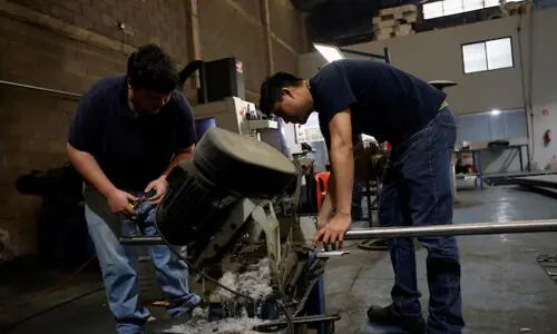 Mexico approves bill cutting workweek to 40 hours by 2030