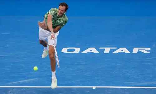 Medvedev sets up Dubai semi clash with Auger-Aliassime