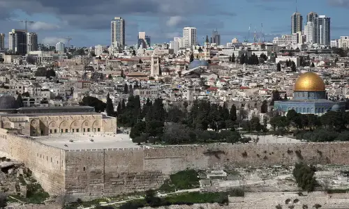 ایران کے جوابی میزائل حملے پر اسرائیلی دفاعی نظام الرٹ، سائرن بج اٹھے