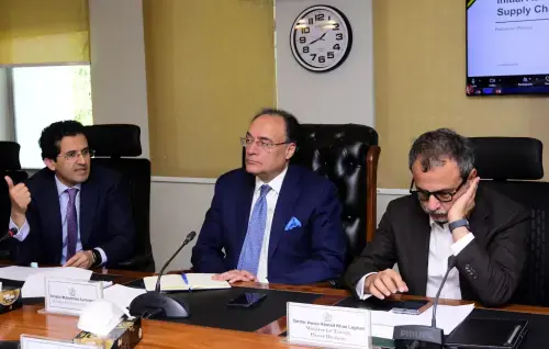 حکومت کی توانائی مارکیٹس پر کڑی نگرانی، کابینہ کمیٹی روزانہ اجلاس کرے گی