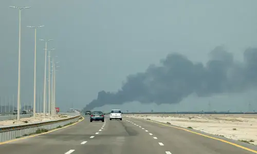 مشرق وسطیٰ میں حملوں کے باعث قطر کی ایل این جی پیداوار بند، سعودی ریفائنری سمیت عراقی کردستان اور اسرائیل کے تیل و گیس کے ذخائر معطل