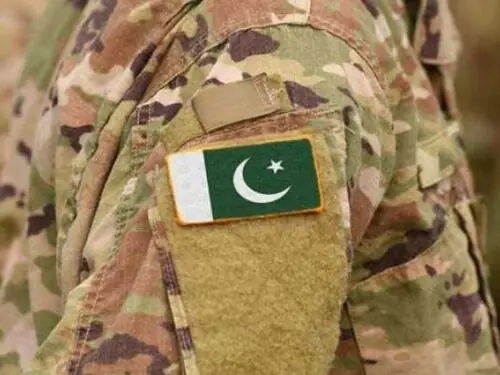 Rally expresses solidarity with armed forces