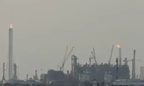 مشرقِ وسطیٰ بحران: ایل این جی کے مال برداری نرخوں میں یکدم 40 فیصد سے زائد کا بڑا اضافہ
