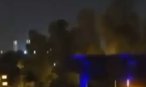 دبئی میں امریکی قونصل خانے پر ڈرون حملہ، آگ بھڑک اٹھی