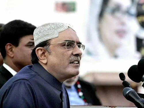 President hosts Iftar dinner for orphan boys & girls
