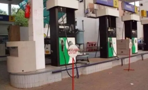 Islamabad: 7 petrol pumps sealed for refusing to supply fuel