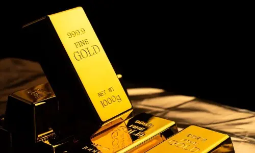 Gold price drops by Rs6,500 per tola in Pakistan