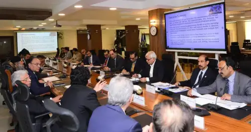 حکومت تیل کے ذخائر کا جائزہ لے رہی ہے، توانائی کے تحفظ کے اقدامات پر غور