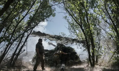 Russia kills 4, wounds 16 in east Ukraine