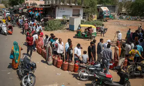Mounting gas shortages disrupt some steel plants at India&rsquo;s JSW, one unit may face shutdown