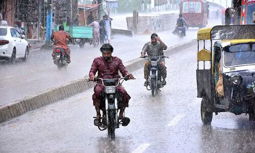 Rain, thunderstorm likely to hit Karachi from tomorrow: PMD