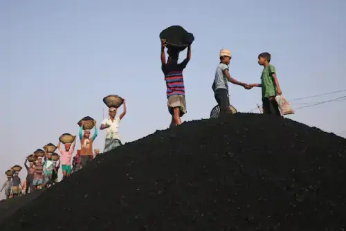 پاکستان ایل این جی کی قلت کے باعث مقامی بجلی کی پیداوار بڑھانے لگا