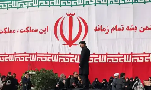 ایرانی گارڈز کا 10 غیر ملکی جاسوسوں کو گرفتار کرنے کا دعویٰ ایرانی گارڈز کا 10 غیر ملکی جاسوسوں کو گرفتار کرنے کا دعویٰ