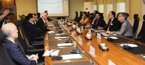 عالمی غیر یقینی صورتحال کے دوران پاکستان میں تیل کی نئی کھیپ پہنچ گئی، مزید درآمدات متوقع